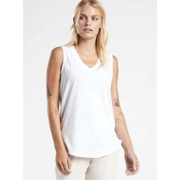 Athleta Tops - Athleta Activewear White Essential V Neck Athletic Gym Tank Top Size Large